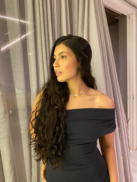 Blusa ombro só drapeada preta - comprar online