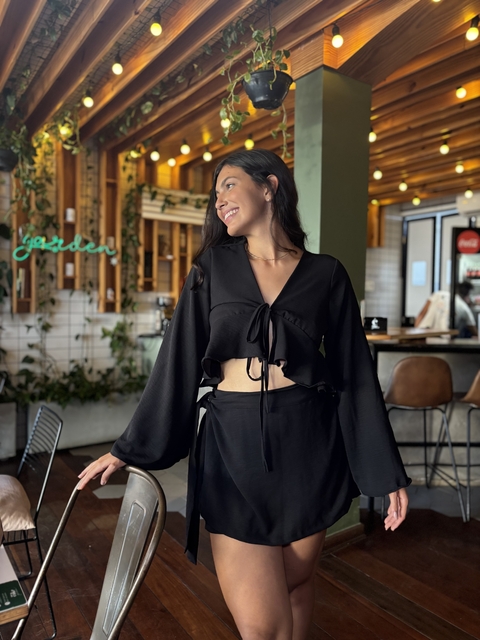 Short saia amarração preto - comprar online