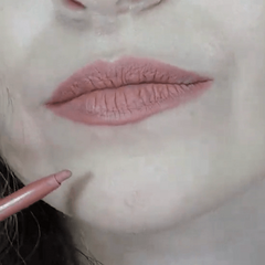 Lapiseira de Contorno Labial Nude Podcast QDB Pod Delas 300mg - Um Toque Gentil