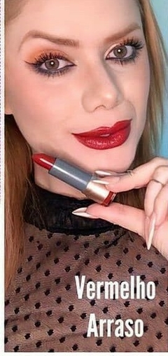 Batom Soul Kiss Me Hidratante Vermelho Arraso 3,7g Eudora - comprar online