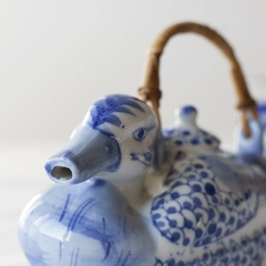 Bule oriental pato - Gabinete Curadoria