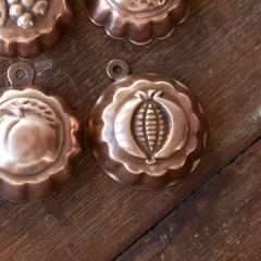 Conjunto forminhas cobre na internet