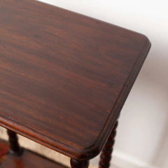 Mesa alta bolinha - Gabinete Curadoria