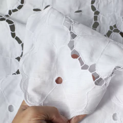 Toalha richelieu pequena | 154 x 148 cm - Gabinete Curadoria
