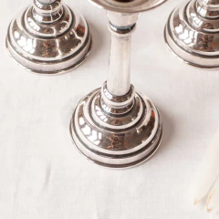 Trio candelabros | prata - Gabinete Curadoria
