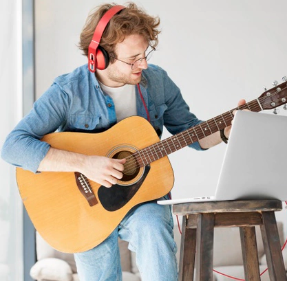 PÓS GRADUAÇÃO: MÚSICA COM ÊNFASE EM EDUCAÇÃO MUSICAL