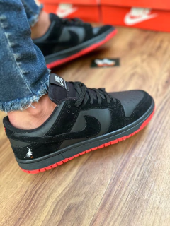 NIKE DUNK LOW PRO x JEFF STAPLE BLACK PIGEON