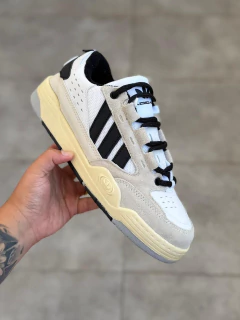 MODELO ADIDAS 2000 - comprar online