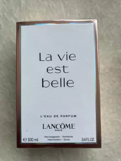 LA VIE EST BELLE