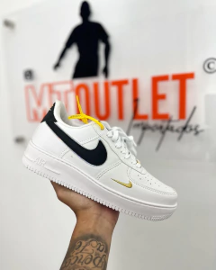 NIKE AIR FORCE ONE