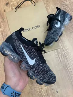 NIKE VAPOR MAX