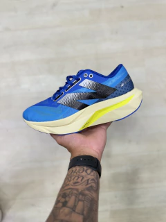 NEW BALANCE ELITE V4 - comprar online