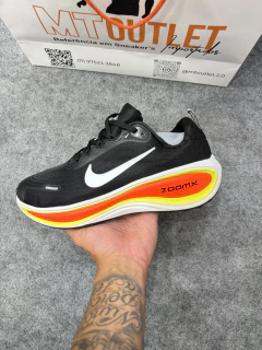 NIKE VOMERO PLUS - Importado 1.1