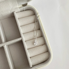 Colar de Prata Ponto de Luz Cristal - comprar online