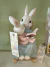 Coelha cadeira balanço 21cm - PRÉ-VENDA - - - comprar online