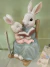 Coelha cadeira balanço 21cm - PRÉ-VENDA - -