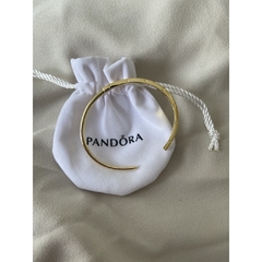 Pulseira bracelete pandora rigido dourado acompanha saquinho de veludo pandora - comprar online