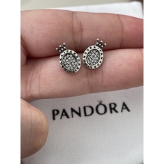 brinco Pandora coroa em O prata 925 acompanha saquinho de veludo
