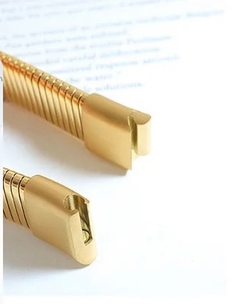 ￼bracelete luxo grande aço dourado ouro fechamento em trava na internet