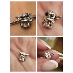 colar Pandora star wars baby yoda acompanha saquinho de veludo - comprar online
