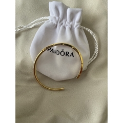 Imagem do Pulseira bracelete pandora rigido dourado acompanha saquinho de veludo pandora