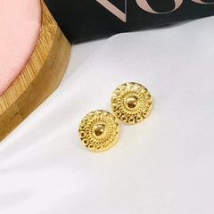 brinco folheado a ouro 18k luxo •