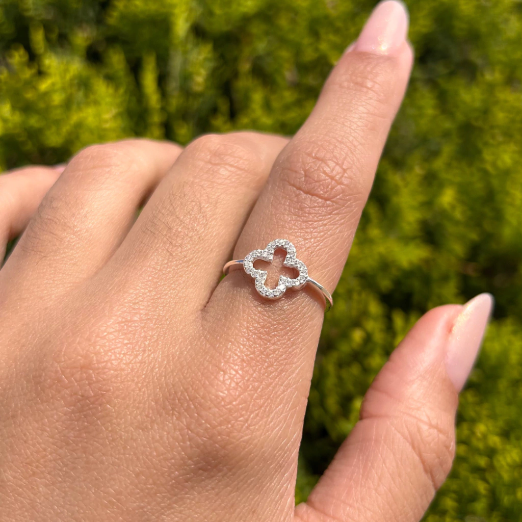 Anel Trevo Cravejado