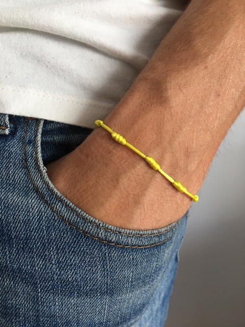 Pulsera siete nudos amarilla ( inteligencia, estudios) 1 mm