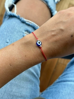 Pulsera ojo turco roja unisex con una esfera de plata 925 por lado