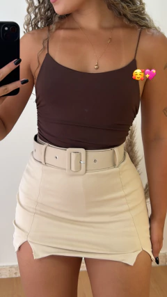Short saia na internet