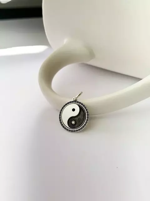 COLAR YIN YANG REDONDO