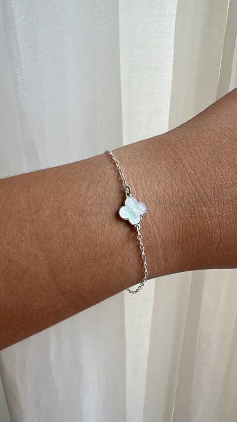 PULSEIRA TREVO MADREPÉROLA