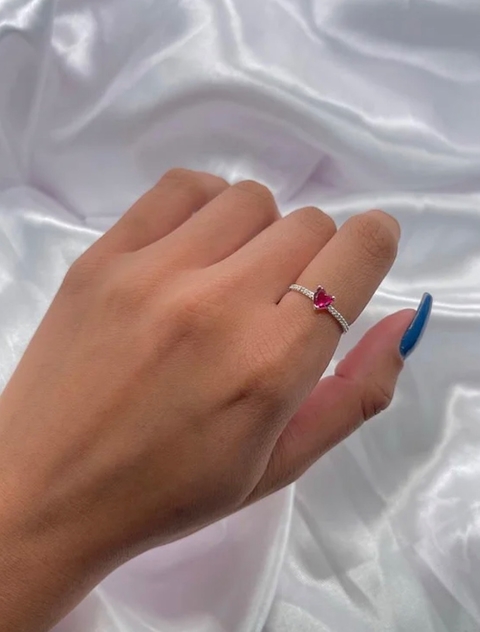 ANEL SOLITÁRIO CORAÇÃO ROSA