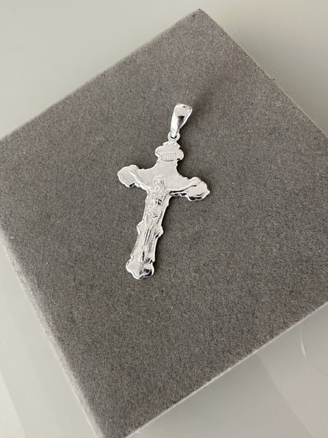 PINGENTE INRI CRUCIFIXO ONDULADO M