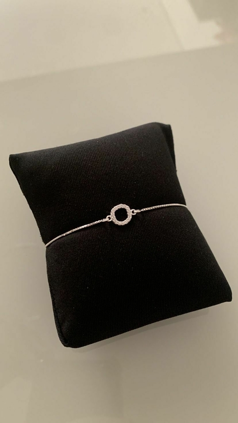 PULSEIRA CIRCULO CRAVEJADO VAZADO