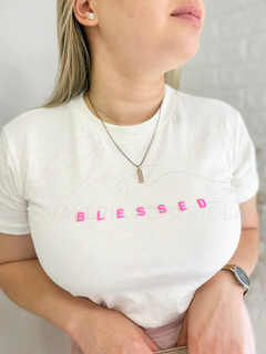 T-Shirt Blessed Estampa em alto relevo 100% algodão