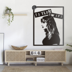 TAYLOR SWIFT