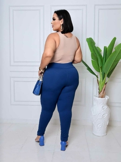 Calça Legging Feminina Plus Size Poliamida Grossa Academia na internet