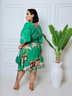 Vestido Plus Size Midi Soltinho com Estampa/Liso na internet