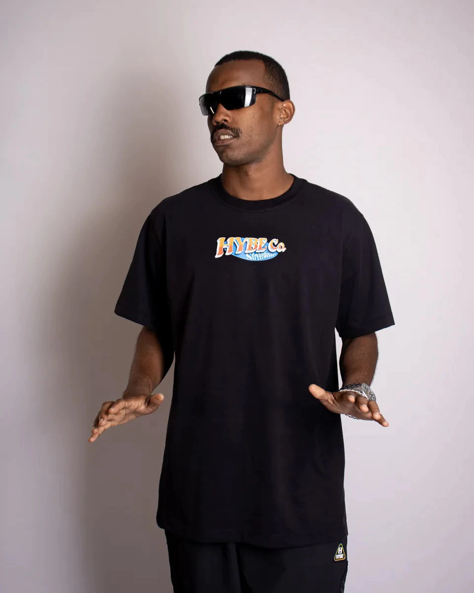 Camiseta Hybe Retro - Preta