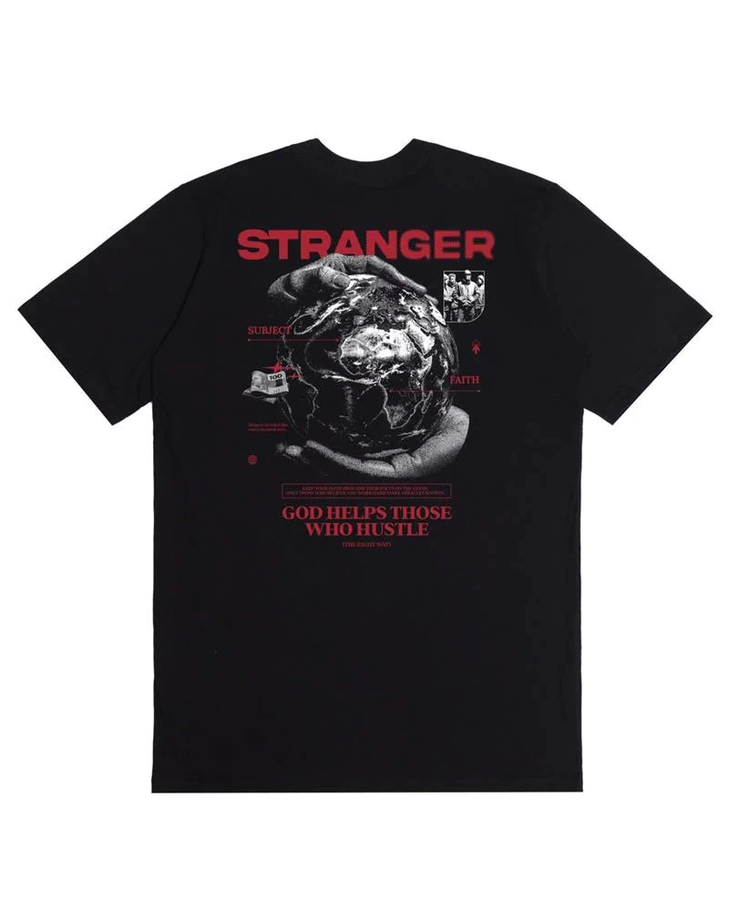 Camiseta Stranger God Helps - Preta