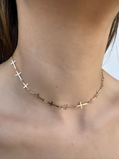 Choker Cruz Lisa Dourado/Prata