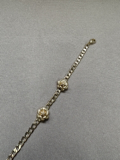 Pulseira Corrente Grumet com Flores Dourado na internet