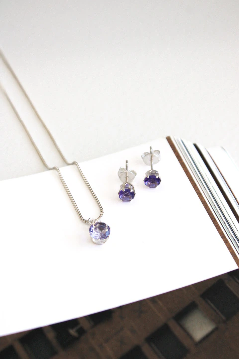 Conjunto ponto de luz lilás