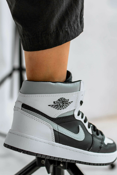 Jordan gris, blanco y negro - comprar online