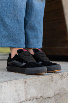 Vans knu total black