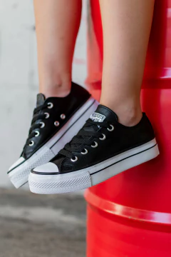 Converse eco cuero negro con y sin plataforma