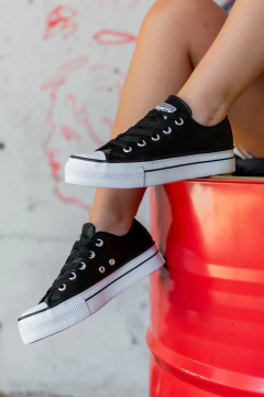 Converse eco cuero negro con y sin plataforma - La Oportunidad