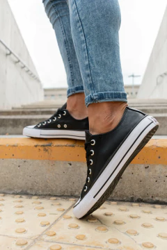 Converse eco cuero negro con y sin plataforma - tienda online