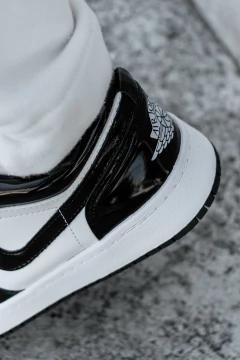 Jordan low blanco y negro charol - La Oportunidad